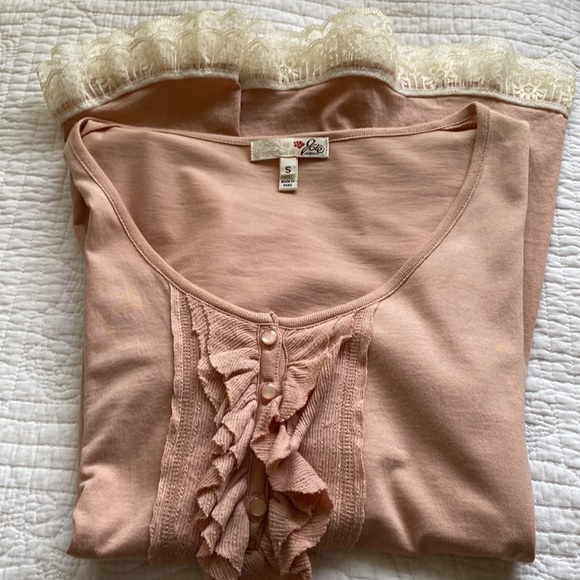 Top - Picture 3 of 4